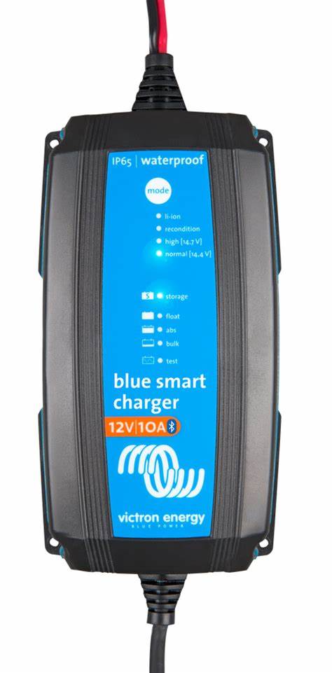 Blue Smart IP65 Charger 12/10(1) 230V CEE 7/16 Retail