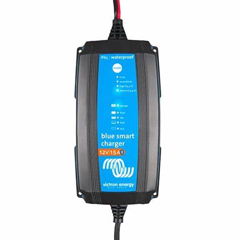 [BPC121531064R] Blue Smart IP65 Charger 12/15(1) 230V CEE 7/17 Retail