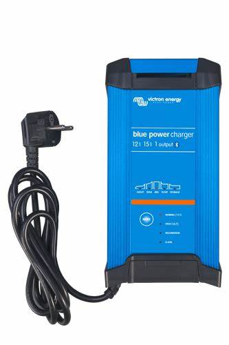 [BPC121542002] Blue Smart IP22 Charger 12/15(1) 230V CEE 7/7