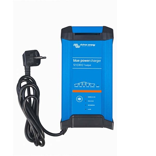 [BPC123047002] Blue Smart IP22 Charger 12/30(1) 230V CEE 7/7