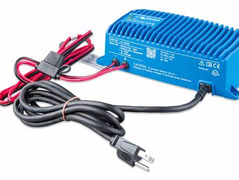 [BPC240515106] Blue Smart IP67 Charger 24/5(1) 120V NEMA 5-15