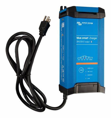 [BPC240842002] Blue Smart IP22 Charger 24/8(1) 230V CEE 7/7