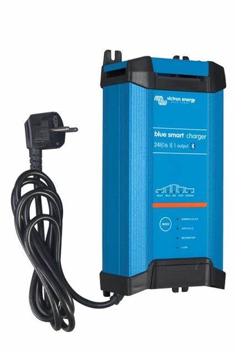 [BPC241647002] Blue Smart IP22 Charger 24/16(1) 230V CEE 7/7