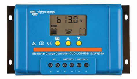 [SCC010005050] BlueSolar PWM-LCD&USB 12/24V-5A